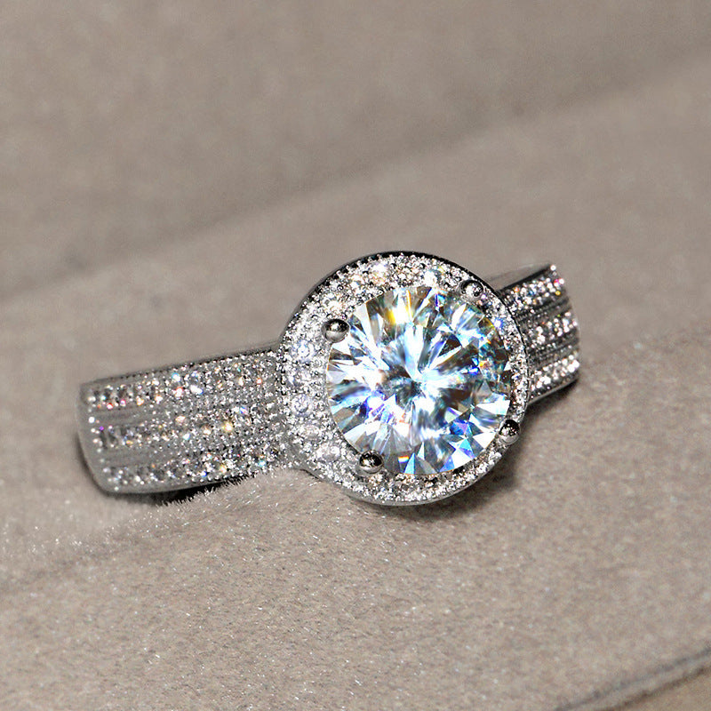 Classic Lotus Diamond Wedding Ring – Timeless Elegance for Your Big Day