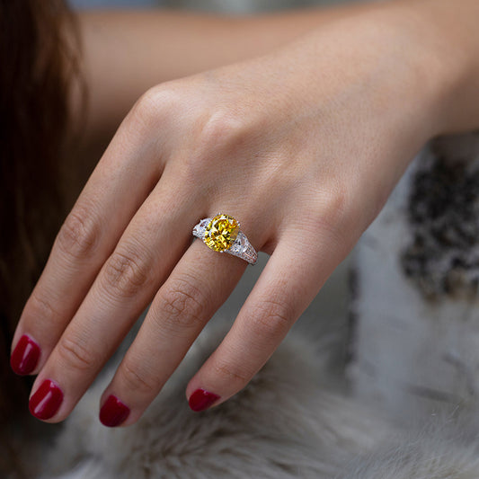 Oval diamond ring - Timeless Beauty