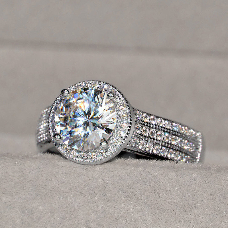 Classic Lotus Diamond Wedding Ring – Timeless Elegance for Your Big Day