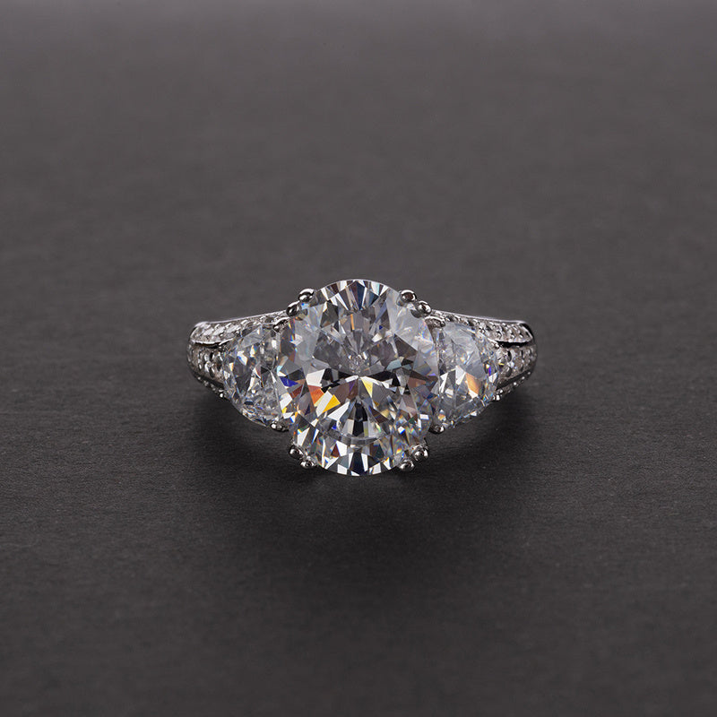 Oval diamond ring - Timeless Beauty