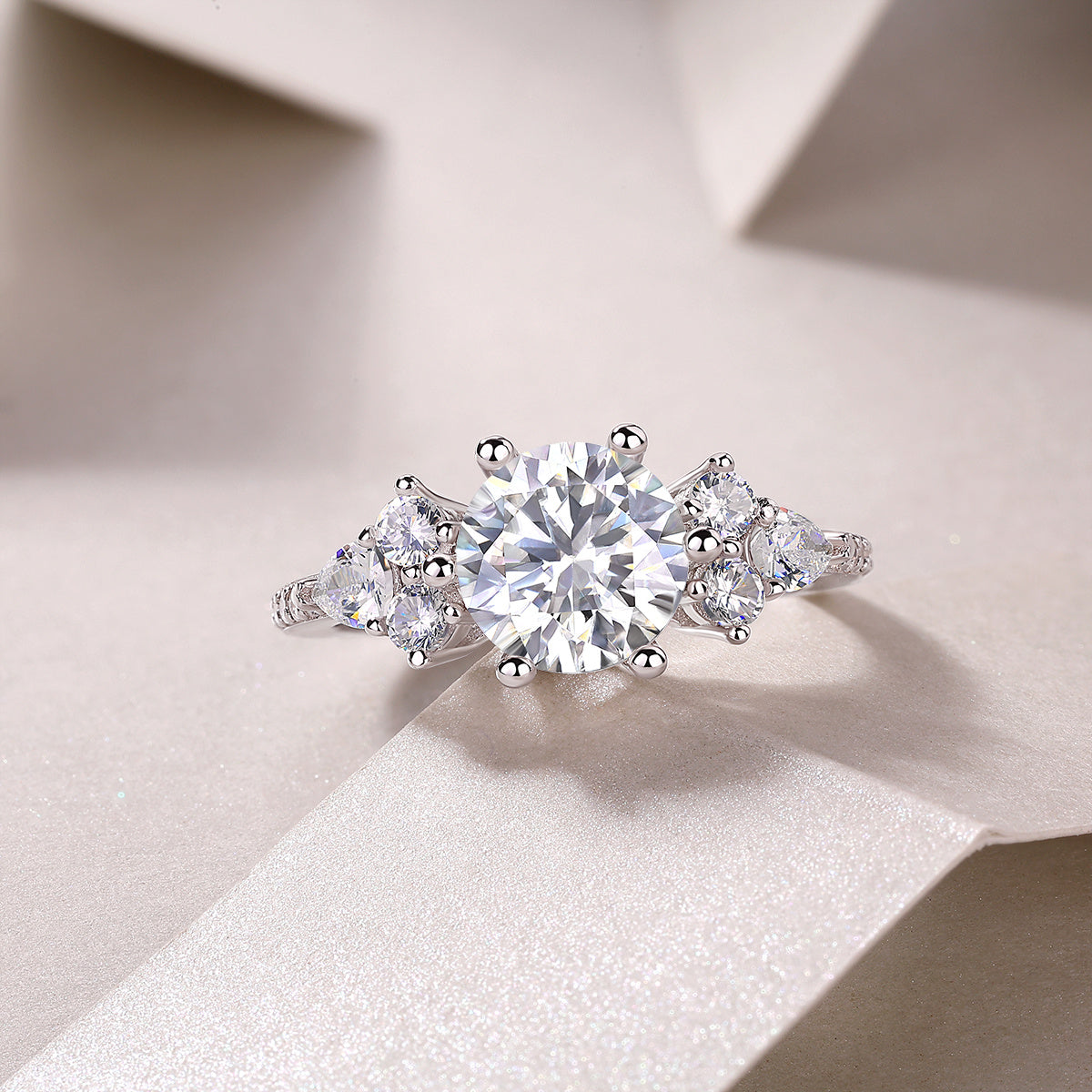 Luxury Moissanite Ring Ethically-Crafted Sparkle & Brilliance